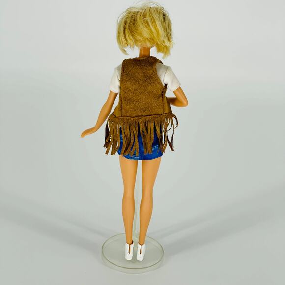 Mattel Barbie Careers Baby Doctor Doll DVG10 Cut Hair in Well Played Condition - Picture 4 of 12